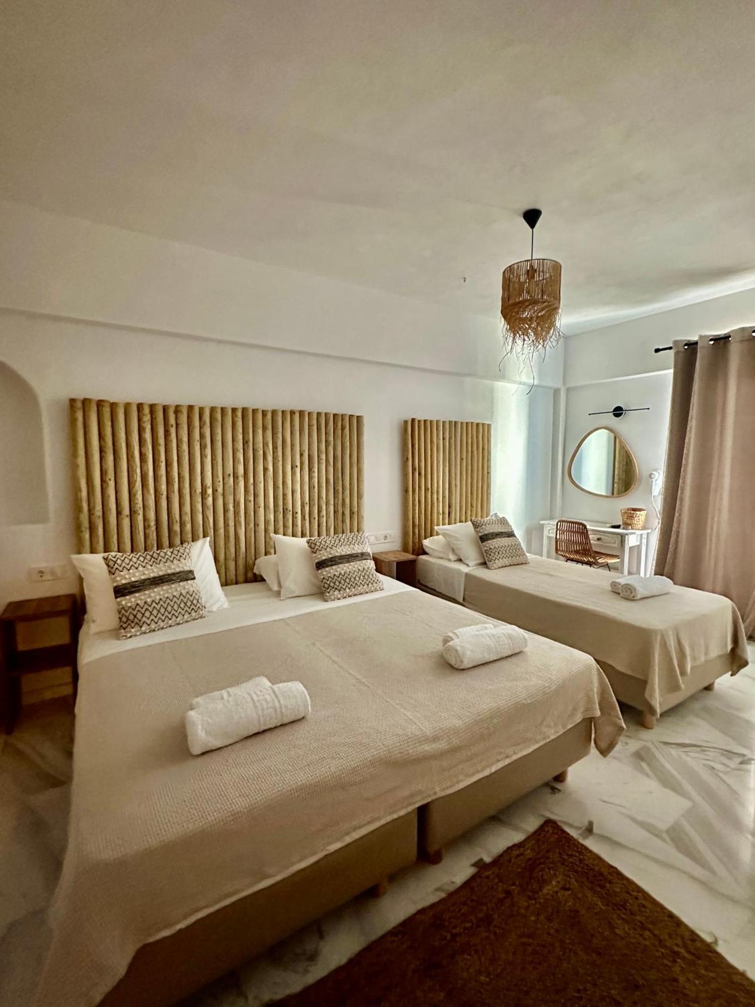Athina Rooms - Lounge Apartments Parikia  Exterior photo