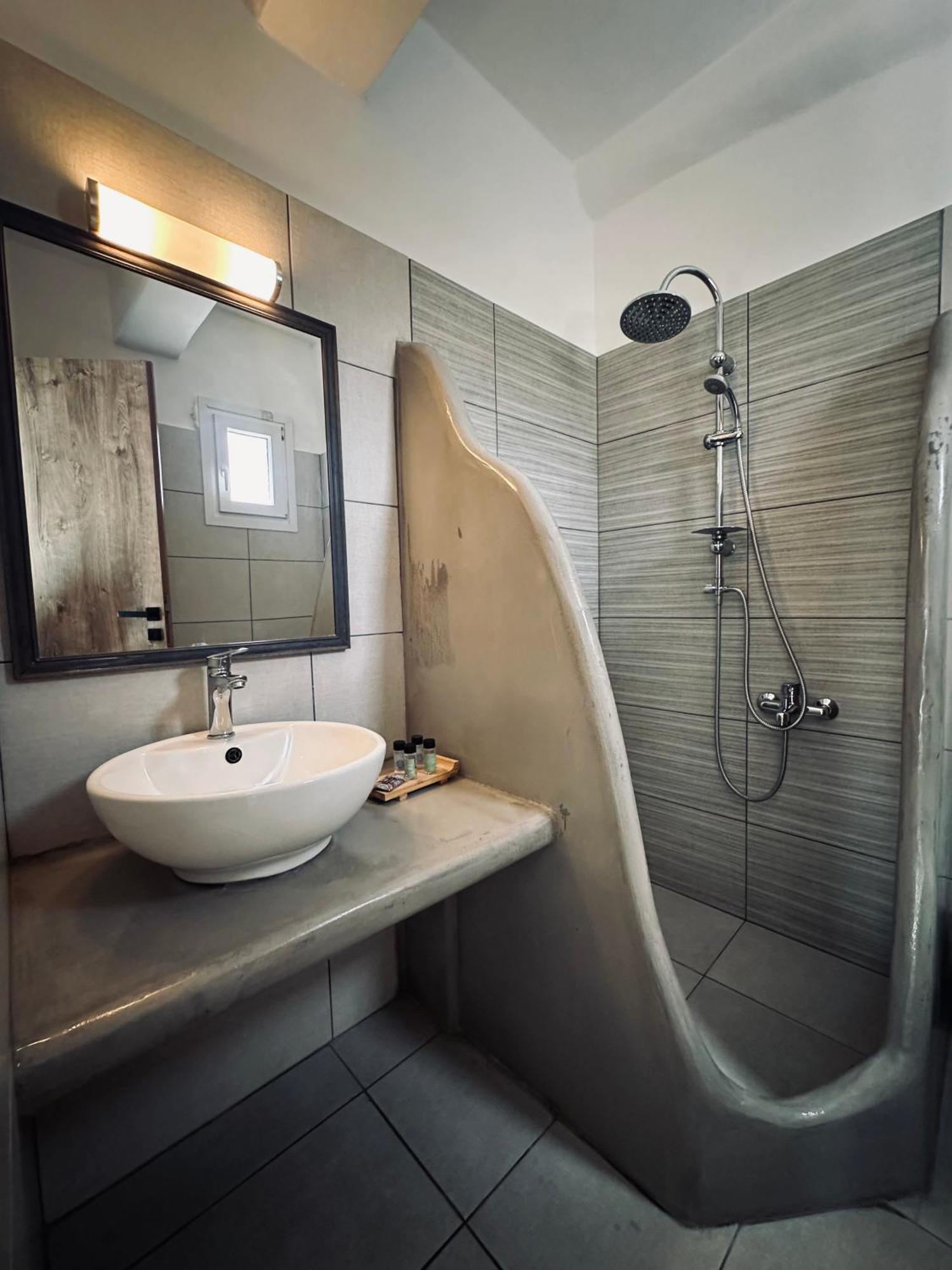 Athina Rooms - Lounge Apartments Parikia  Exterior photo