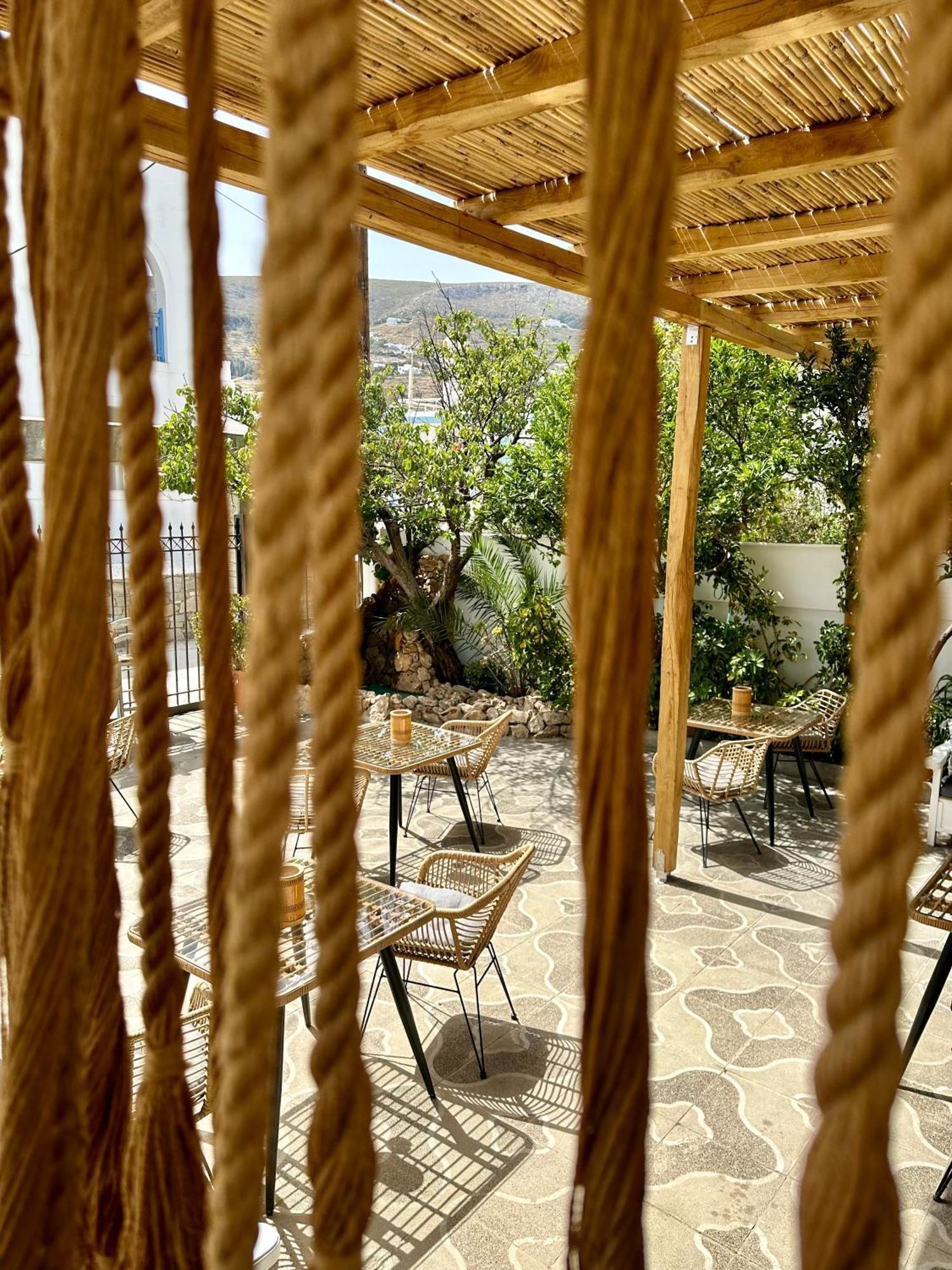 Athina Rooms - Lounge Apartments Parikia  Exterior photo