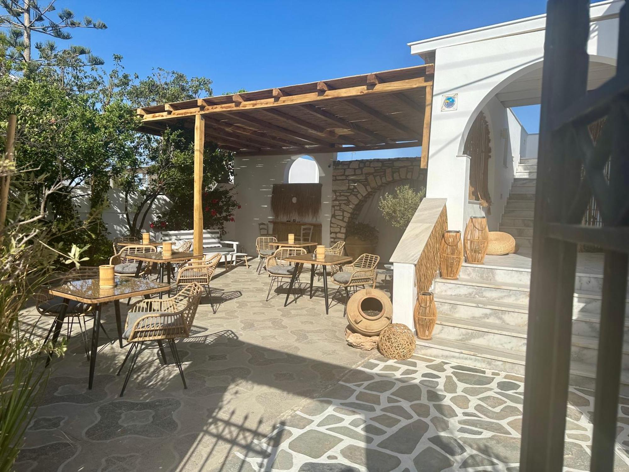 Athina Rooms - Lounge Apartments Parikia  Exterior photo