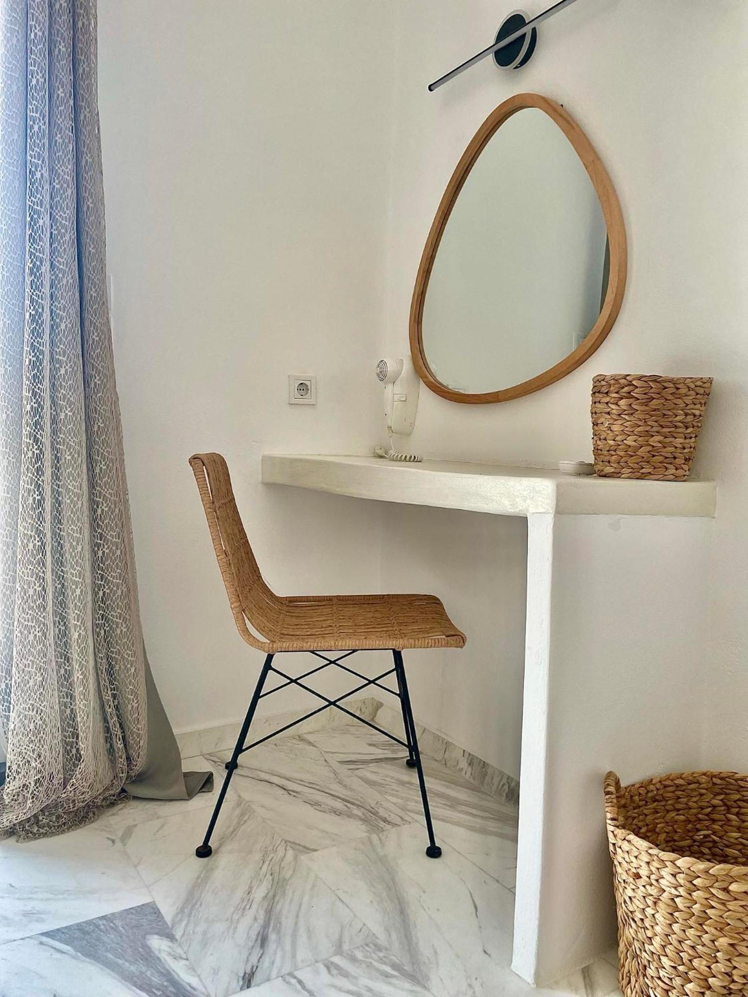 Athina Rooms - Lounge Apartments Parikia  Exterior photo