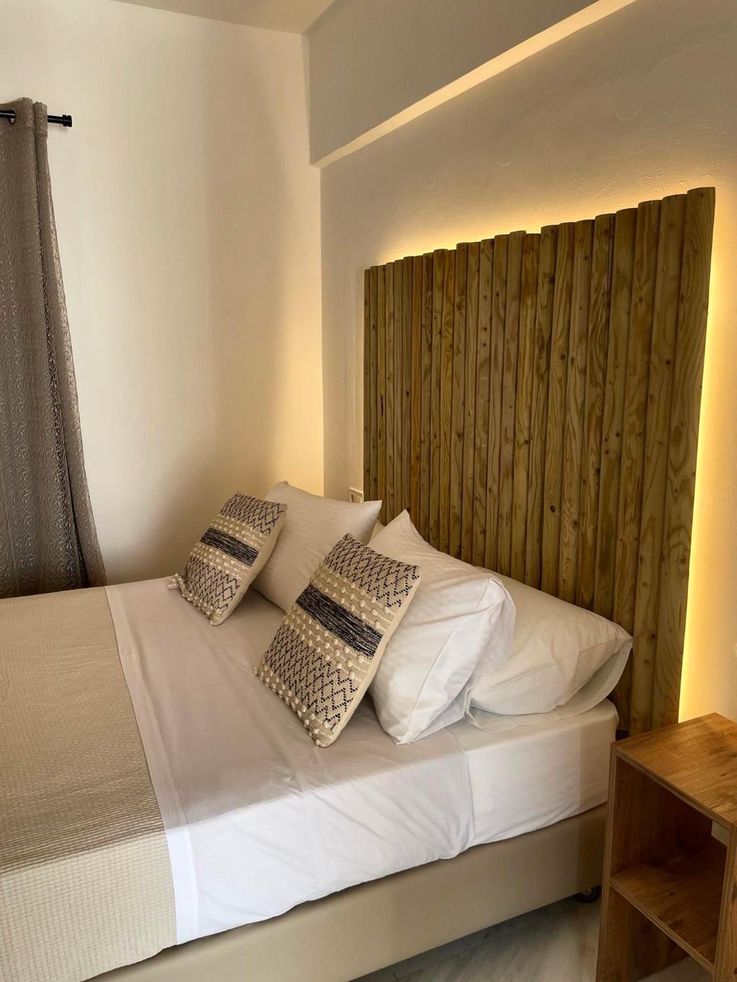 Athina Rooms - Lounge Apartments Parikia  Exterior photo